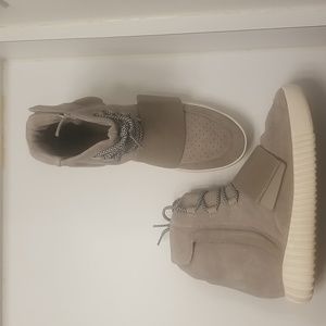 Yeezy 750 boost